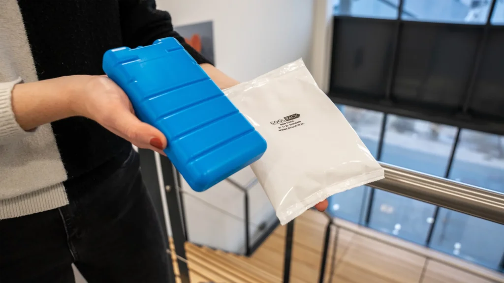 Hard cooling elements or gel pack